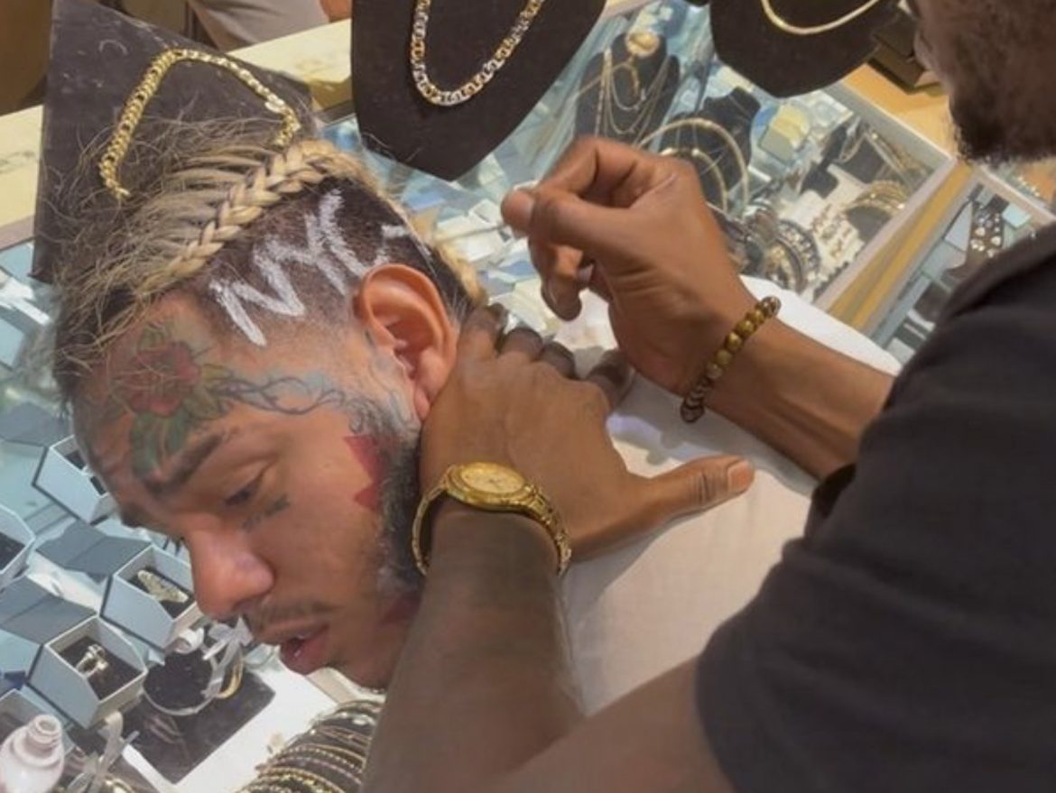 Tekashi 6ix9ine + Blueface Have The Most Cringe Beef Happening Right Now – SOHH.com Tekashi 6ix9ine + Blueface Have The Most Cringe Beef Happening Right Now – SOHH.com