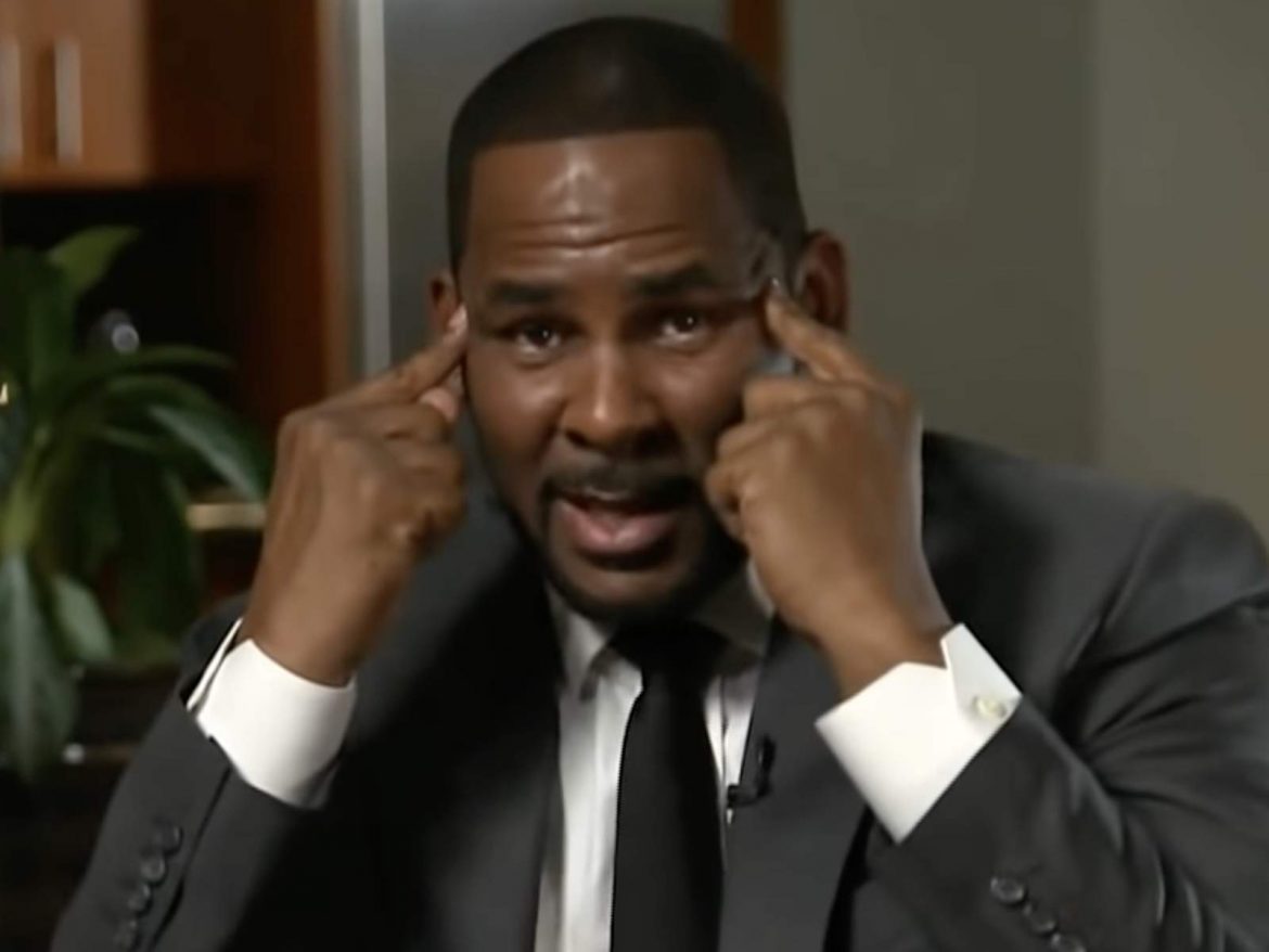 R. Kelly’s Ex-Assistant Compares His Past Lifestyle To ‘Twilight Zone’ – SOHH.com R. Kelly’s Ex-Assistant Compares His Past Lifestyle To ‘Twilight Zone’ – SOHH.com