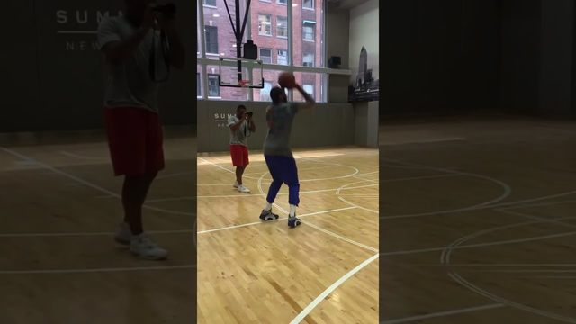 Melo Went Straight To The Gym After Signing With The Lakers!
