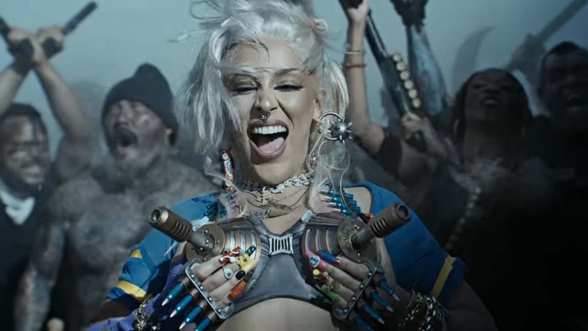 Doja Cat’s “Cannon Bra” Outshines French Montana in His “Handstand” Video – SOHH.com