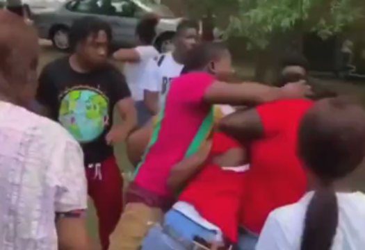 Dude Thought One Of His Homies Was Getting Jumped! "Nevermind I Don't Know Him, Whoop Him"