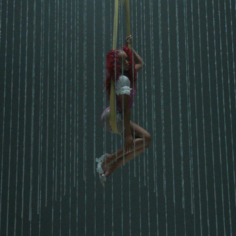 Ravyn Lenae Shares “Light Me Up” Single