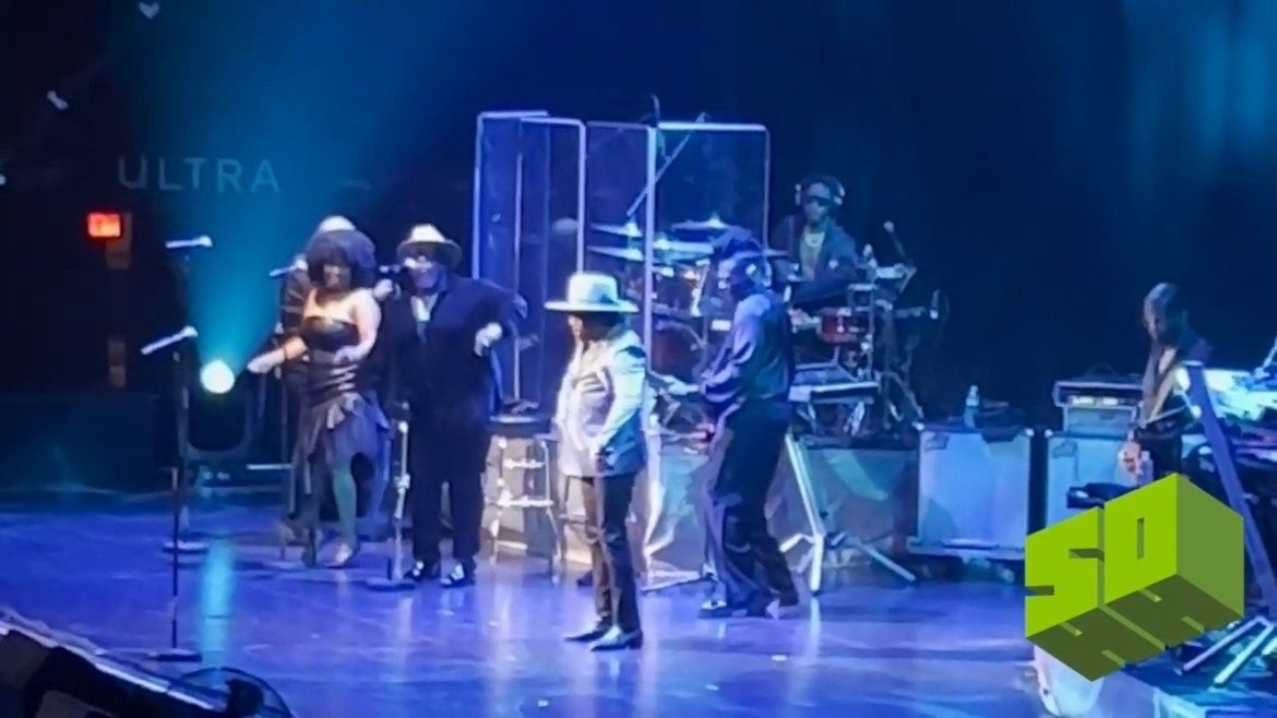 Maxwell, Anthony Hamilton, and Joe Smoke Out “The Night Tour,” Houston, Texas – SOHH.com