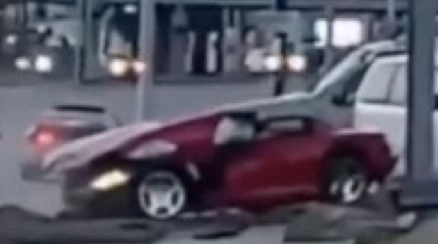 Fail: Dodge Viper Eats A Telephone Pole During Street Race With A Honda!