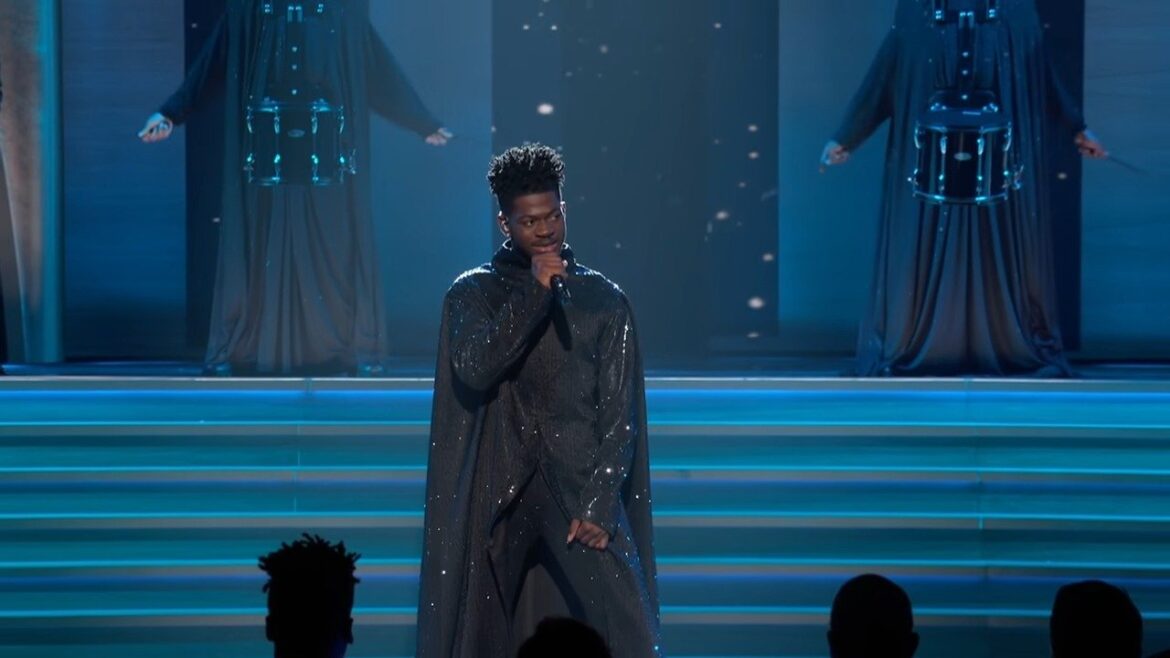 Lil Nas X Claps Back At BET Awards For Snub, Setting Off Pride Month With Drama – SOHH.com