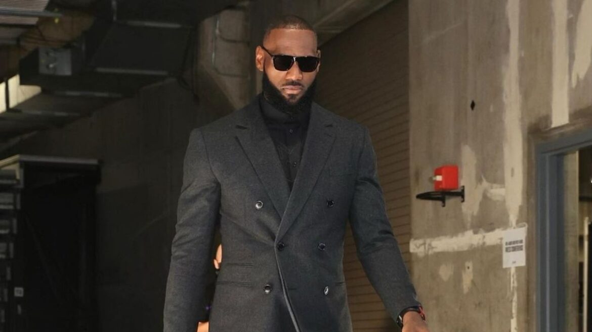 LeBron James Becomes First Active NBA Player to Earn Billion LeBron James Becomes First Active NBA Player to Earn Billion