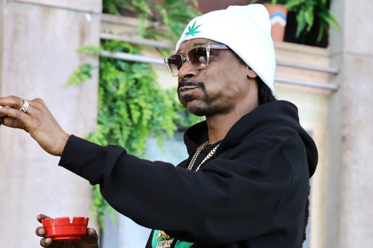 Snoop Dogg Raises His Blunt Roller’s ,000 Salary