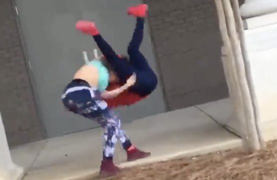 You Could Tell She Grew Up Fighting Boys: This Chick Went Full UFC On Her Opp!