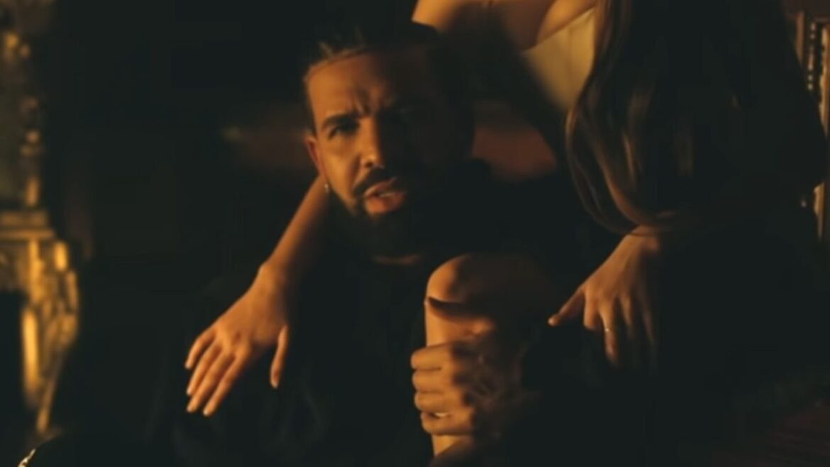 Drake Shows Off New Slick Back Hairdo + Lets Fans Give Him A New Name Drake Shows Off New Slick Back Hairdo + Lets Fans Give Him A New Name