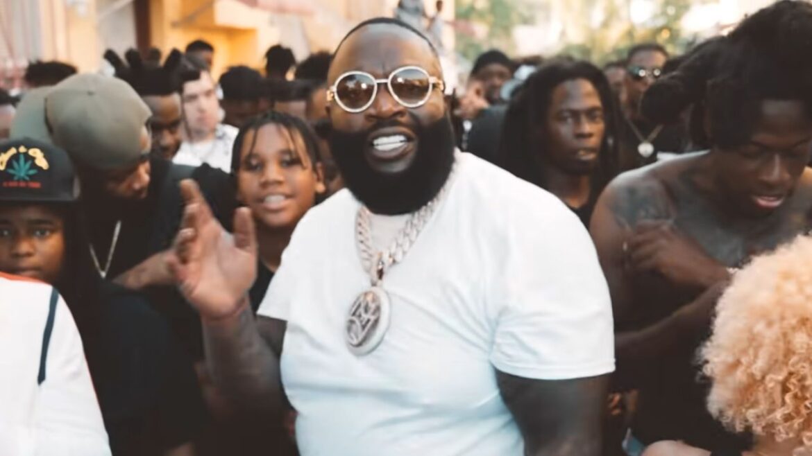 Rick Ross Tries Viral “Pink Sauce” On New Wingstop Chicken Sandwich