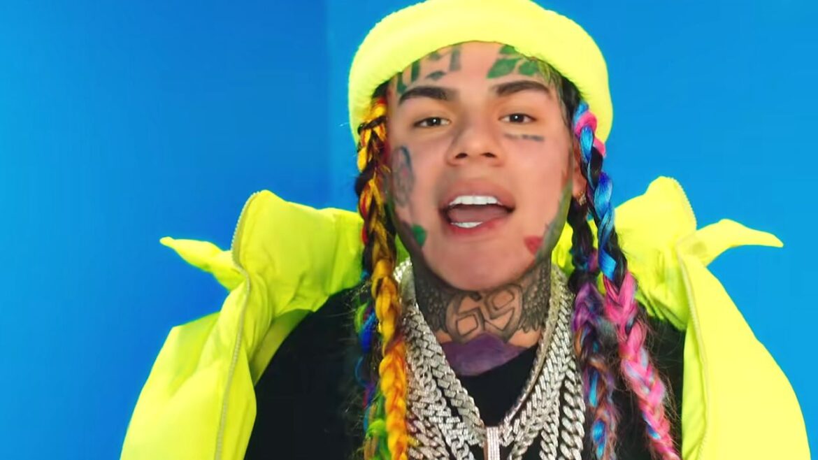 Tekashi69 Gets Dissed By DJ In Dubai Nightclub; “I Don’t Play Snitches”