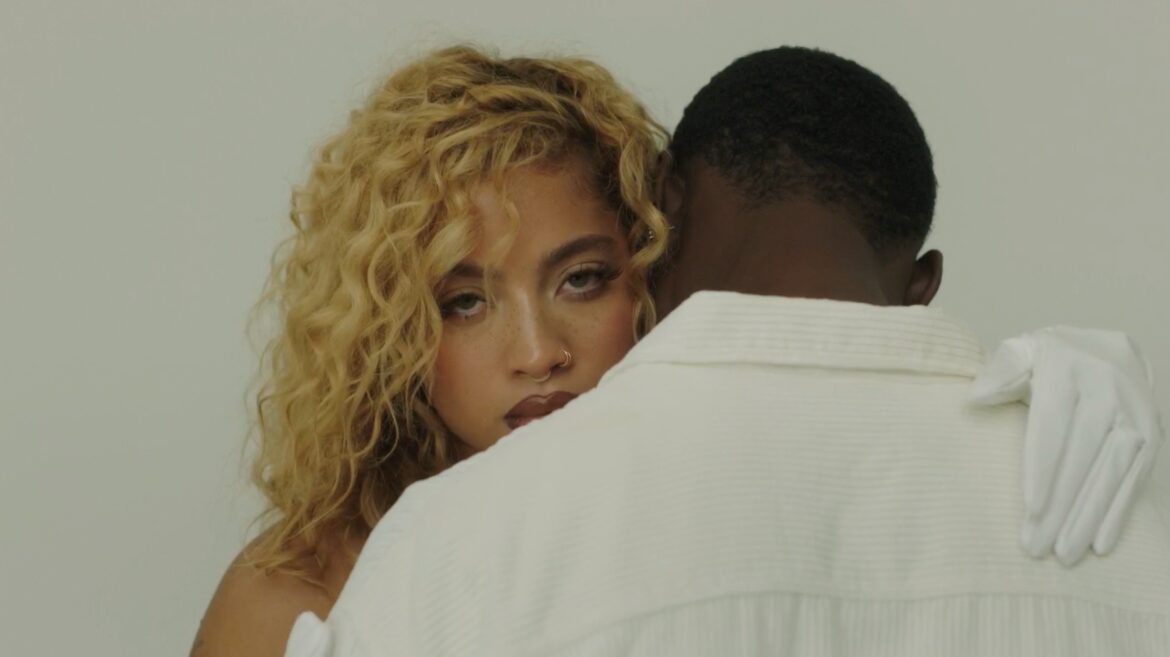 Kiana Ledé Shares “Irresponsible” Video