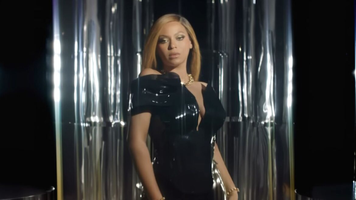 Beyoncè & Jay-Z Pose In An Elevator Renaissance Style For Tiffany & Co Collab