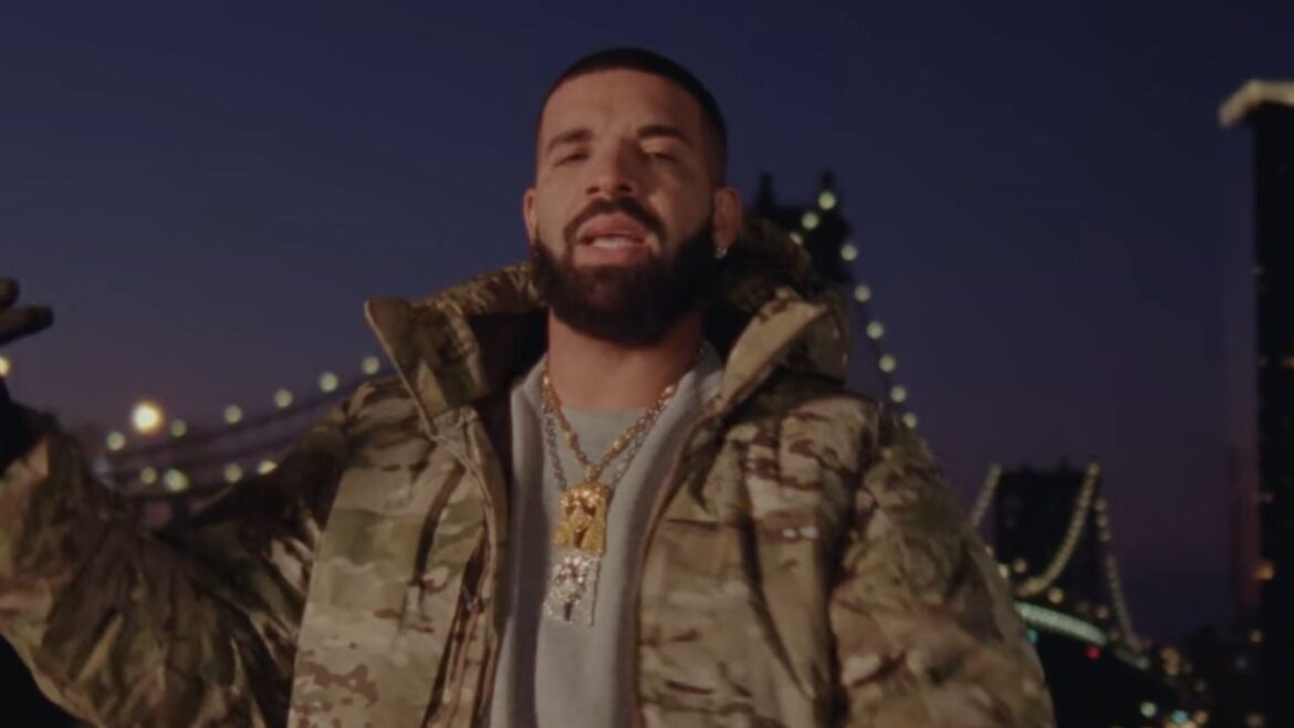 Drake Celebrates Turning 36 + His Top 4 2022 Moments