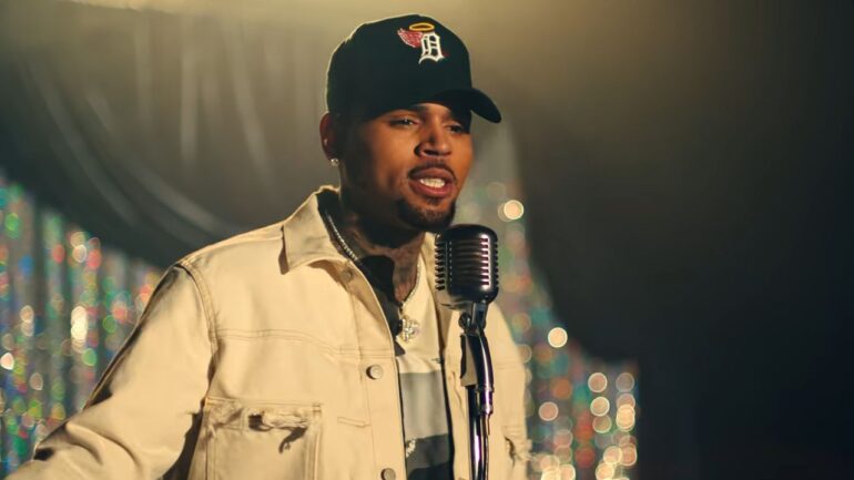 Kelly Rowland Checks Fans For Booing Chris Brown At AMAs