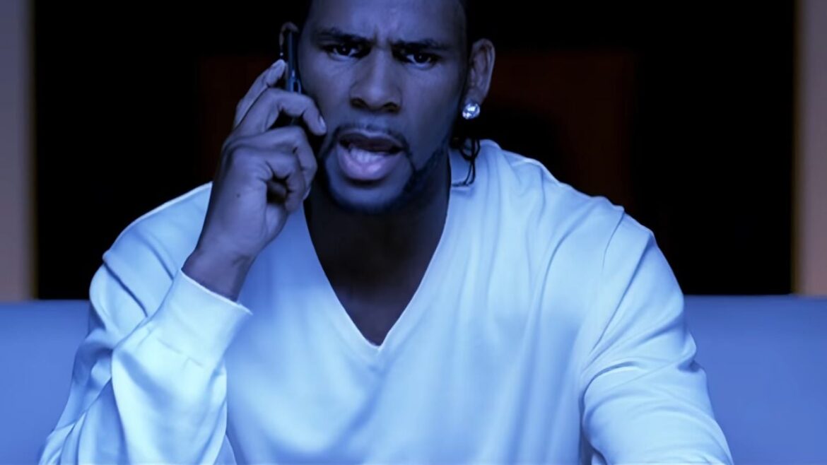 R. Kelly’s Manager Sentenced To 1 Year In Prison For Theater Gun Threat