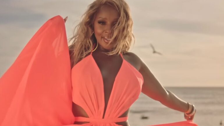 Mary J. Blige Set For New BET Show “The Wine Down”