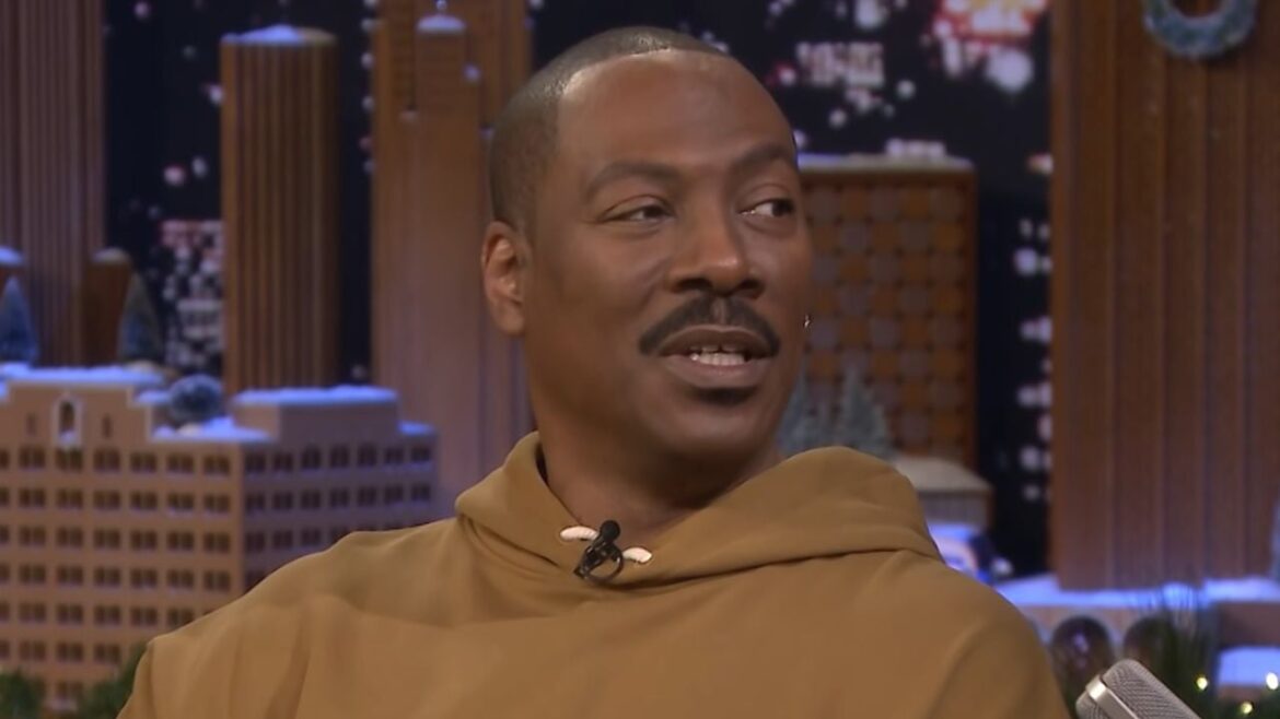 Eddie Murphy Cracks First ‘Will Smith Slap’ Joke During His 2023 Golden Globes Speech – SOHH.com