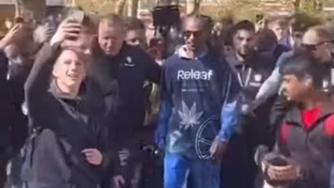 Snoop Dogg Impersonator Tricks London Stoners On 4/20 Snoop Dogg Impersonator Tricks London Stoners On 4/20