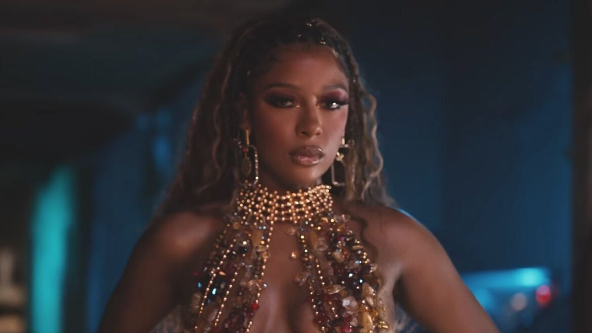 Victoria Monét Sells Out “Jaguar Tour”