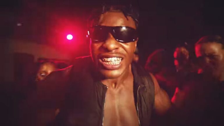 Jeleel Dives In – Literally!