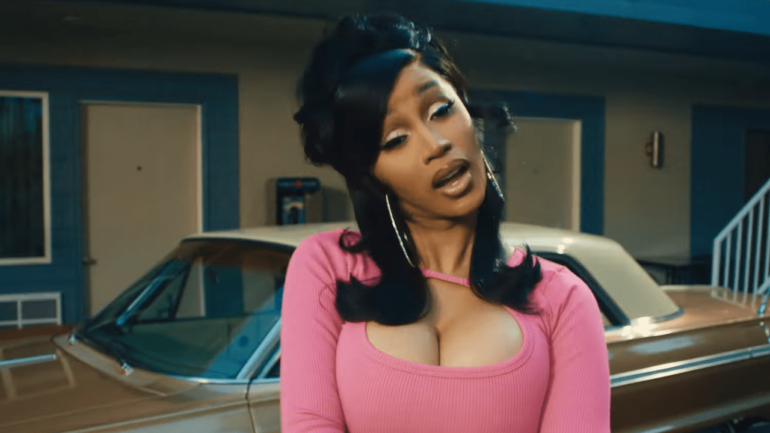 Cardi B Throws Mic At Concert Goer In Las Vegas