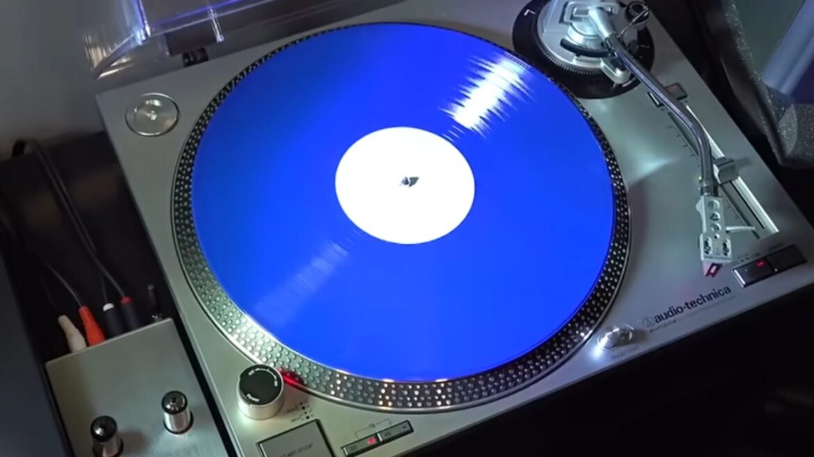 Should Artists Embrace Physical Records in the Streaming Era? 