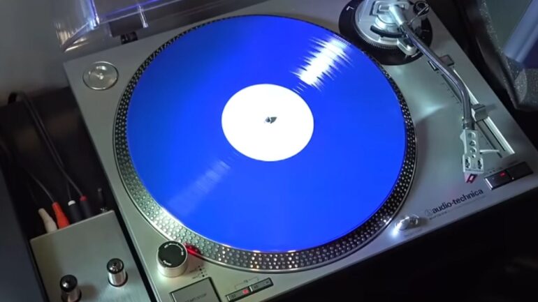 Should Artists Embrace Physical Records in the Streaming Era? 