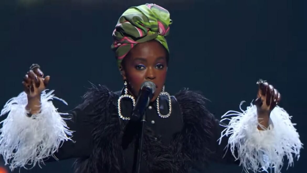 Lauryn Hill Fires Back at Critics Of Her Lateness