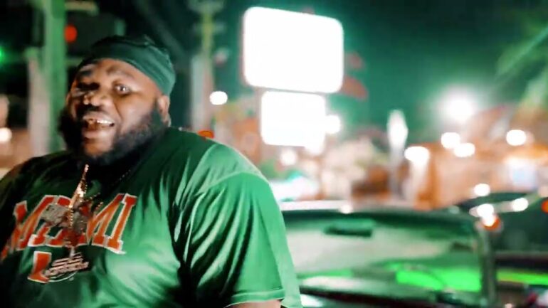 Mike Smiff – Famous Animal Freestyle (Official Video)