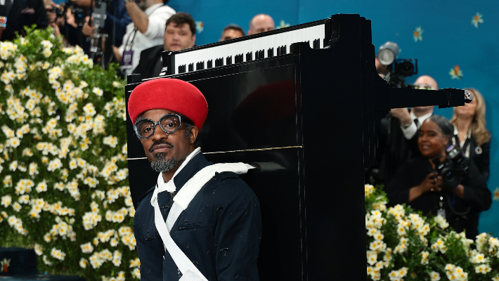 André 3000 Dresses As EP ‘7 Piano Sketches’ Art At Met Gala