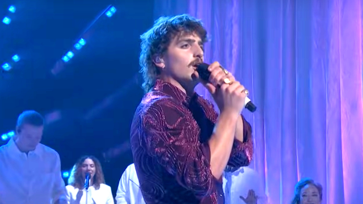 Benson Boone Performs Single ‘Mystical Magical’ On ‘SNL’
