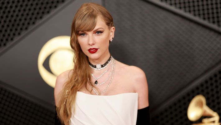 Taylor Swift Fans Are Mad At The Singer’s 2025 AMAs Absence