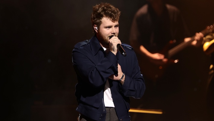 Alex Warren Joins The 2025 AMAs Performers Lineup