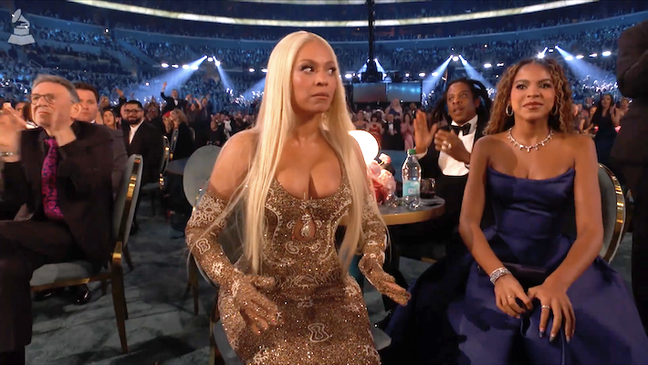 Beyoncé’s Houston Show Has Scary Floating Car Malfunction