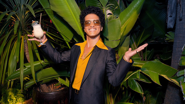 Bruno Mars Jokes About Gambling Debt Post-Blackpink